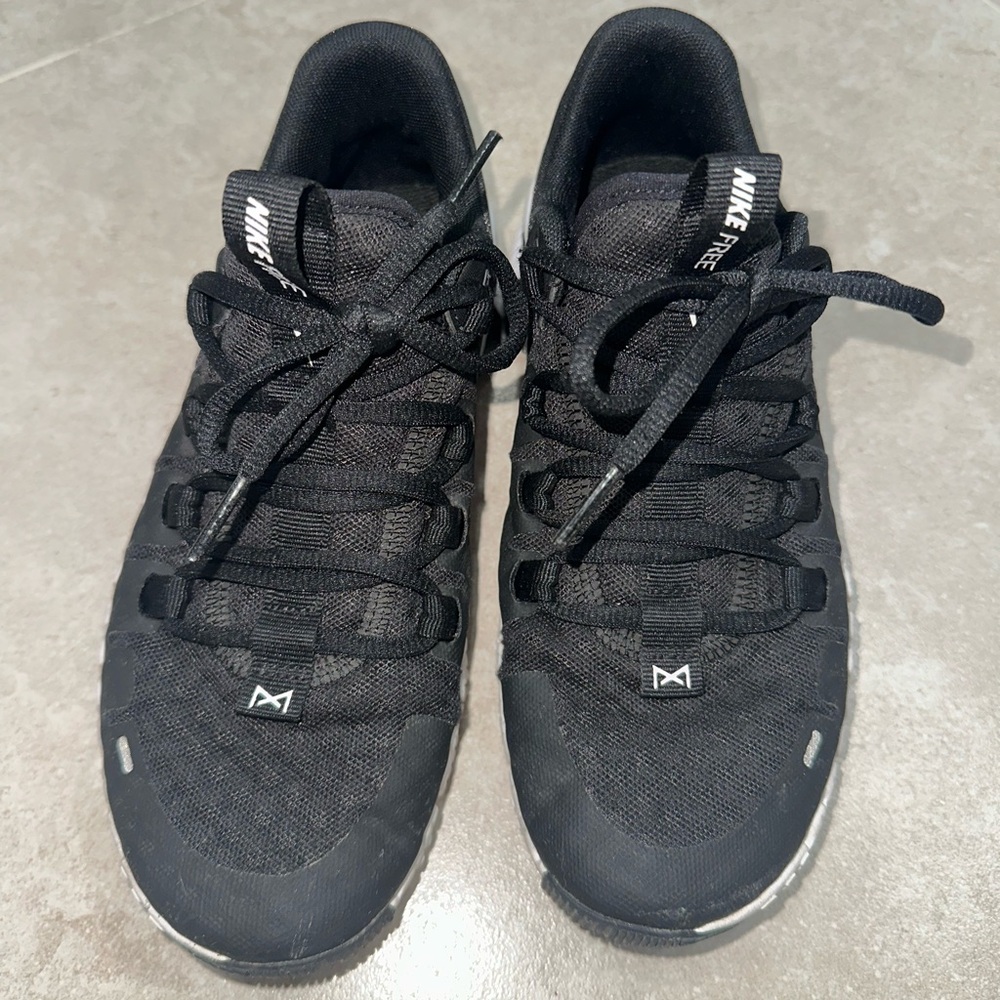 Women’s workout shoes black nike free metcon 5